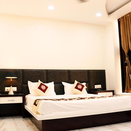 Hotel Neelam Moga Ludhiana Ngoại thất bức ảnh