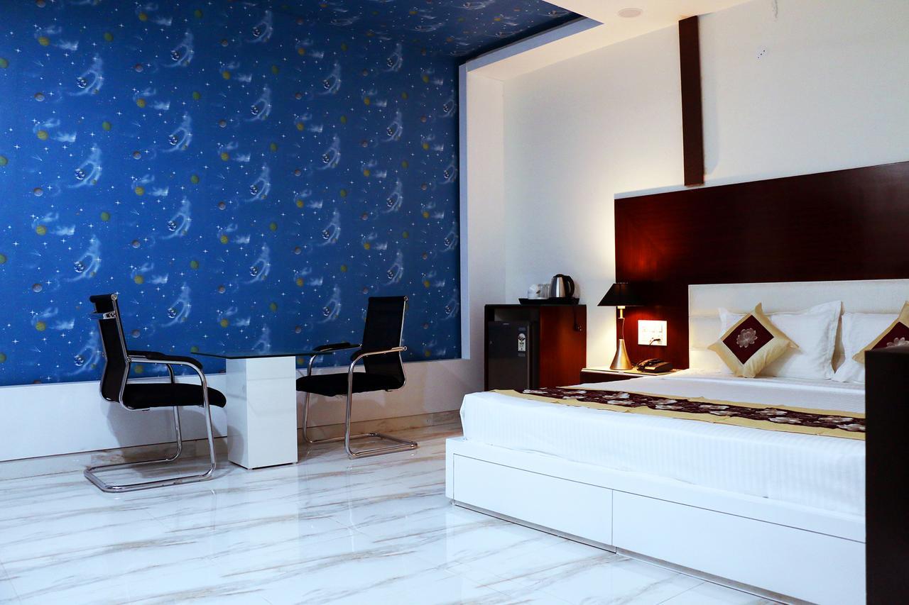 Hotel Neelam Moga Ludhiana Ngoại thất bức ảnh