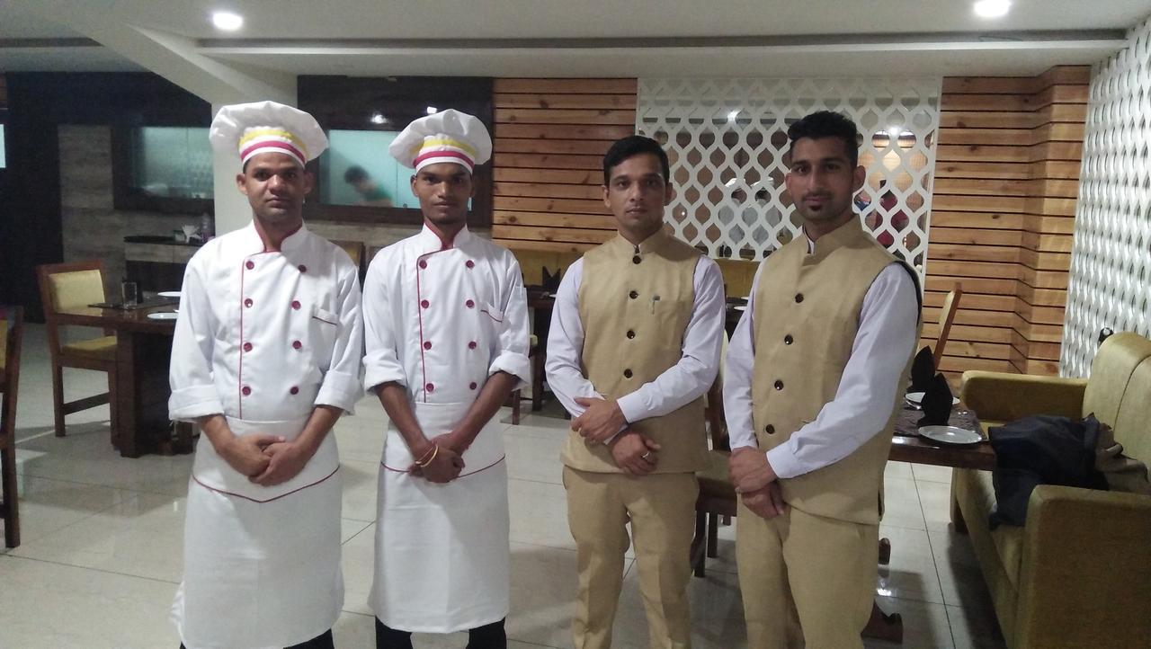 Hotel Neelam Moga Ludhiana Ngoại thất bức ảnh