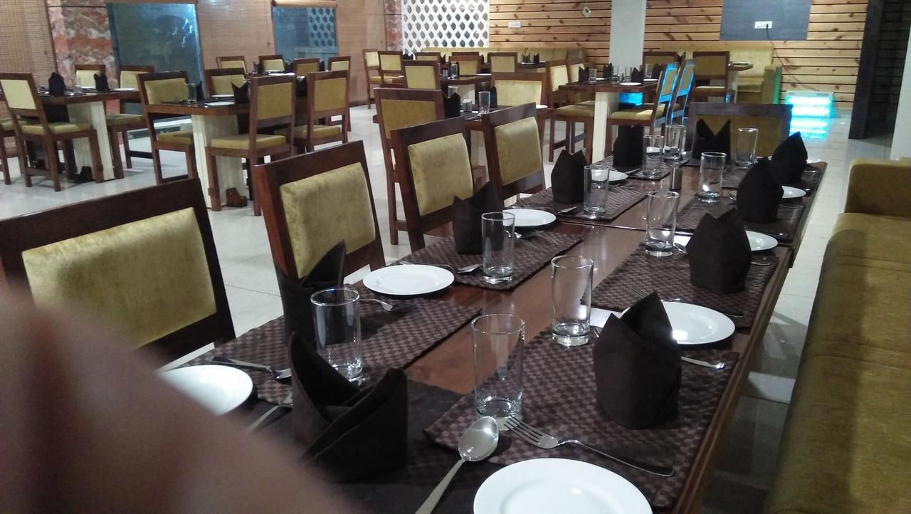 Hotel Neelam Moga Ludhiana Ngoại thất bức ảnh
