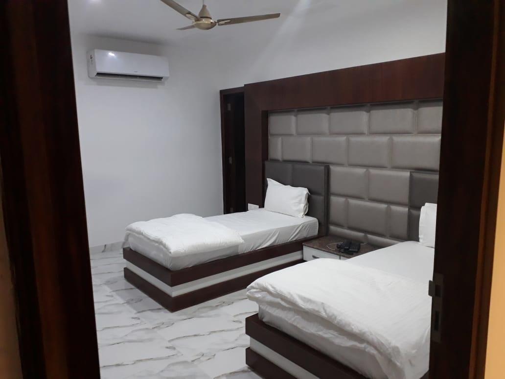 Hotel Neelam Moga Ludhiana Ngoại thất bức ảnh
